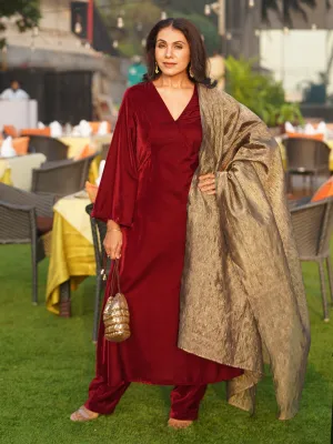 3 pc SET -Maroon Velvet Kurta With Pant And Crushed Tissue Dupatta
