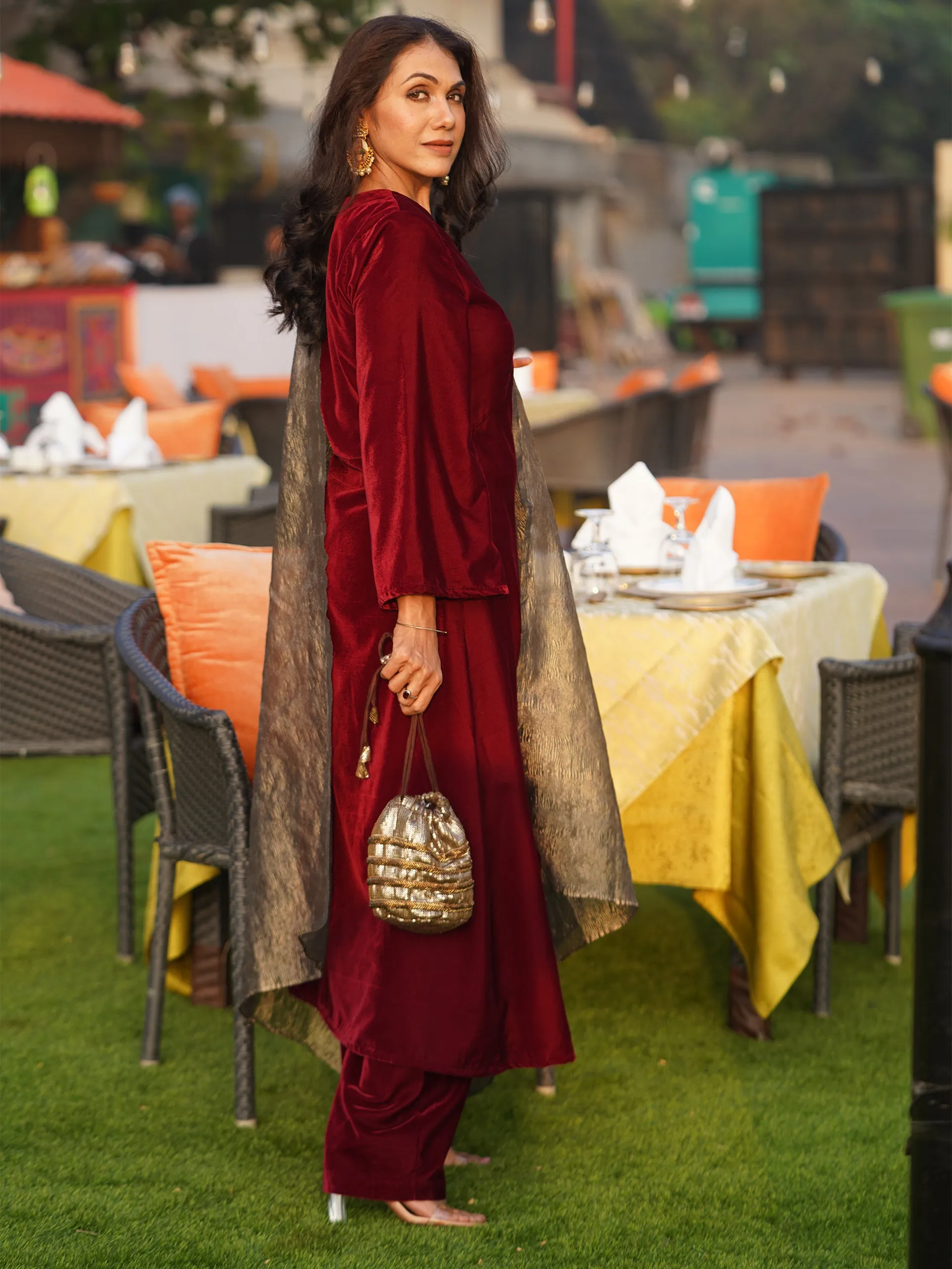 3 pc SET -Maroon Velvet Kurta With Pant And Crushed Tissue Dupatta