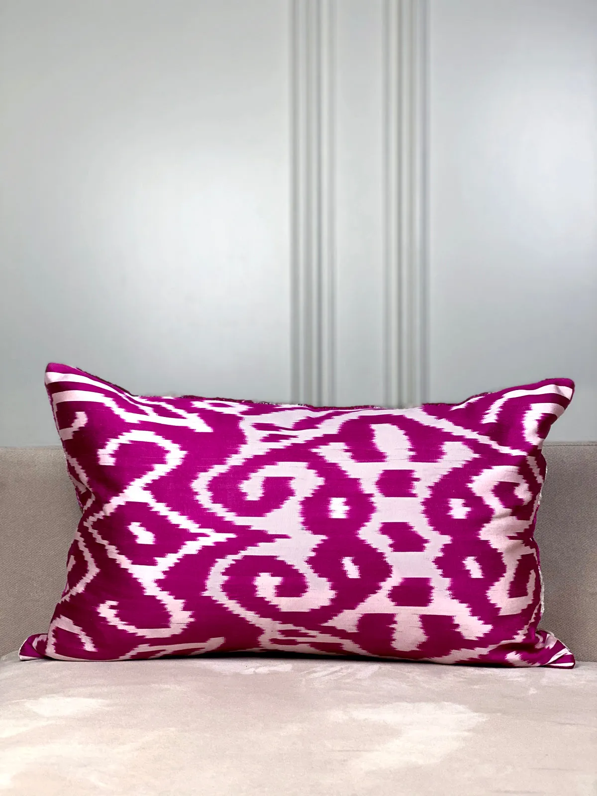 Classic Magenta Ogee Lumbar Pillow Cover