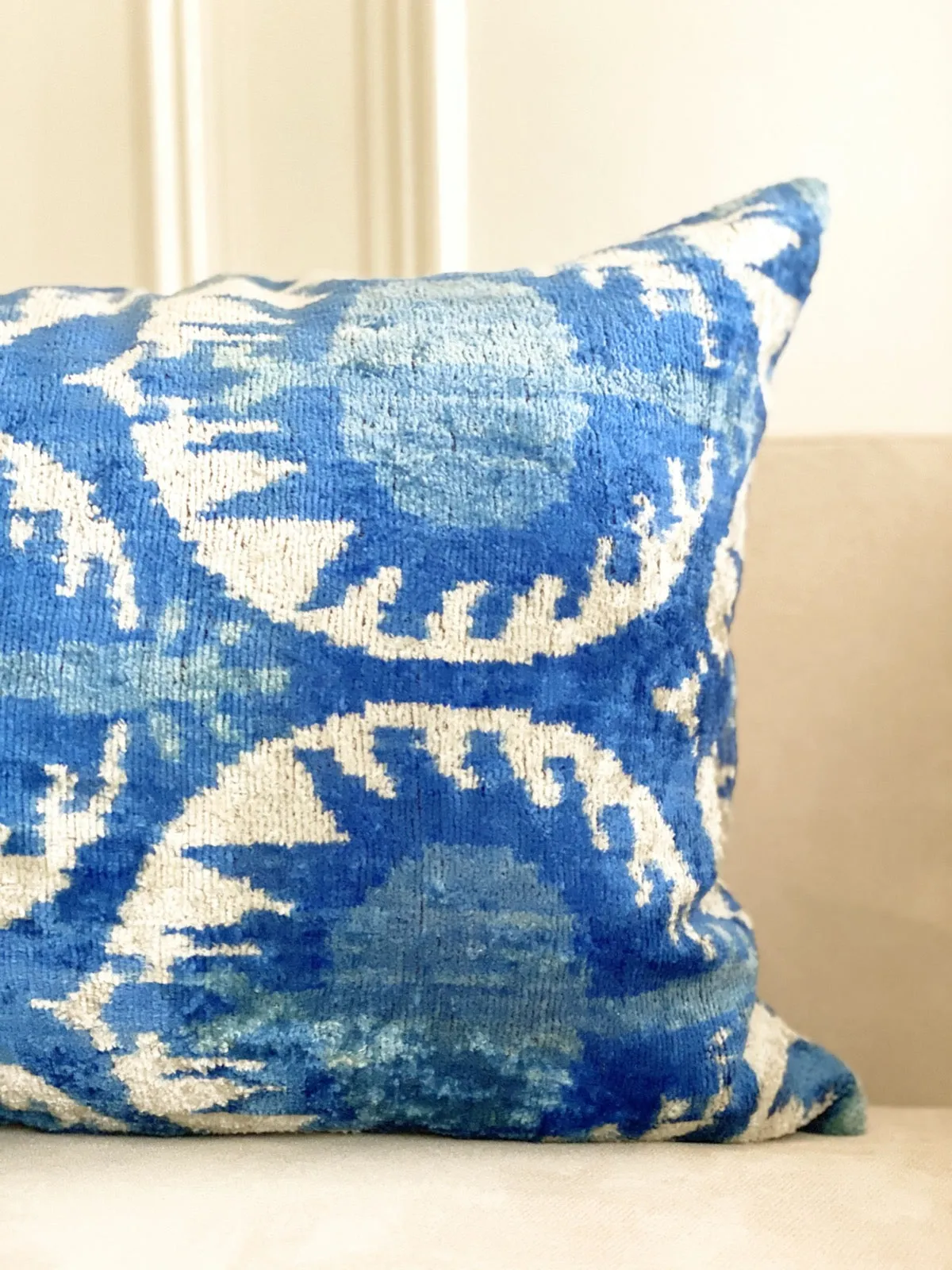 Classic Seaside Serenity Lumbar Pillow Cover