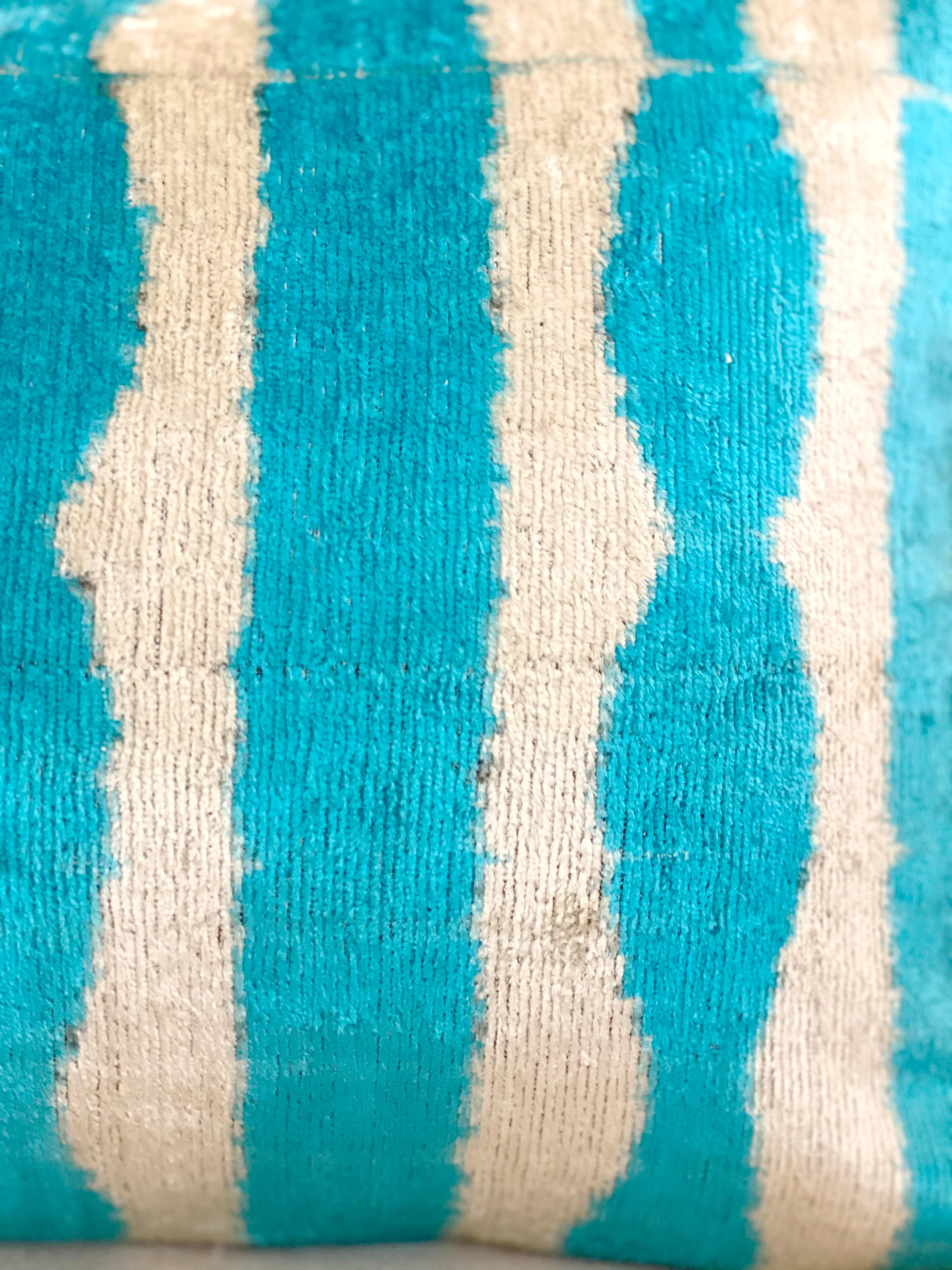 Classic Turquoise Horizon Lumbar Pillow Cover
