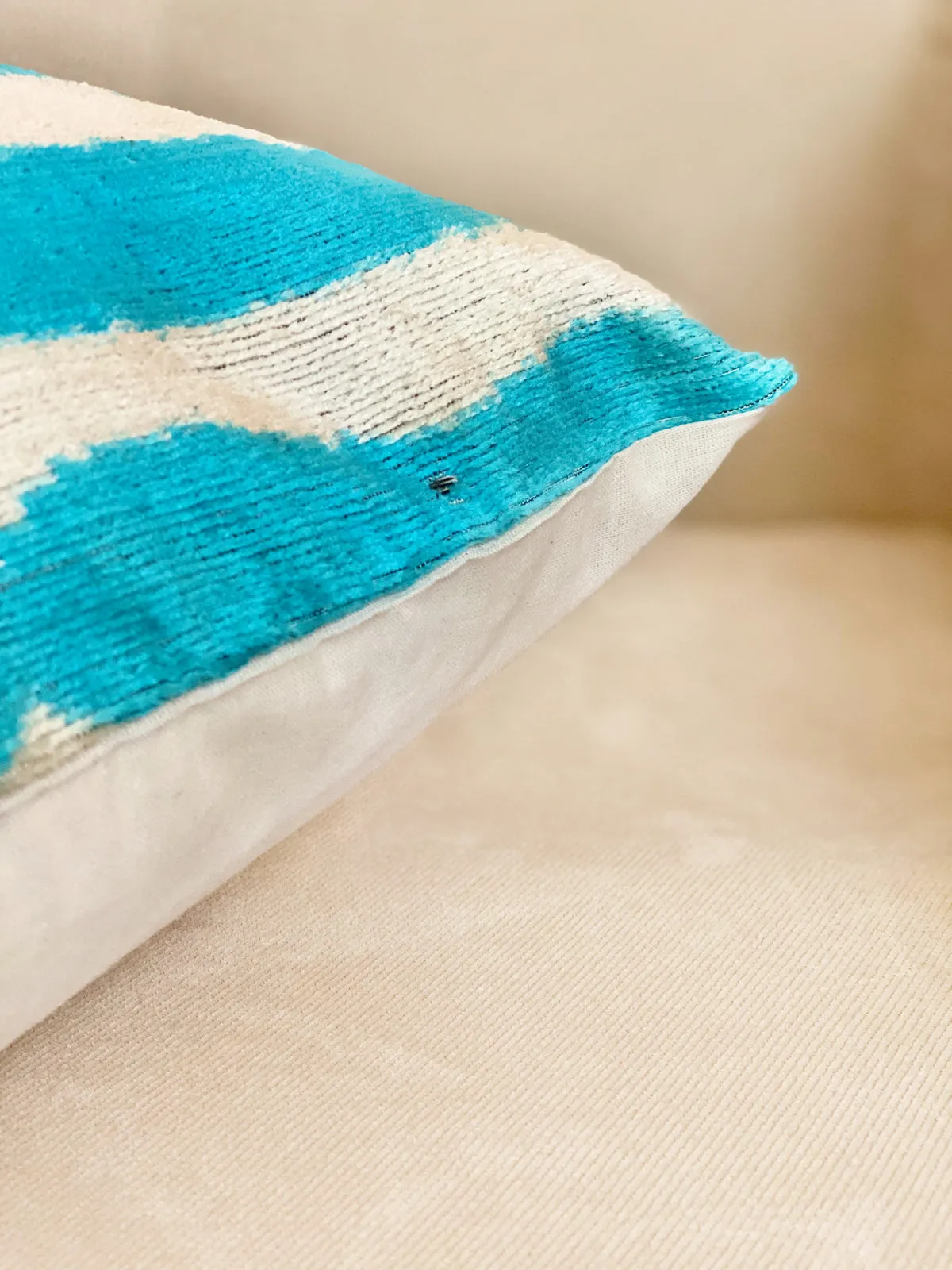 Classic Turquoise Horizon Lumbar Pillow Cover