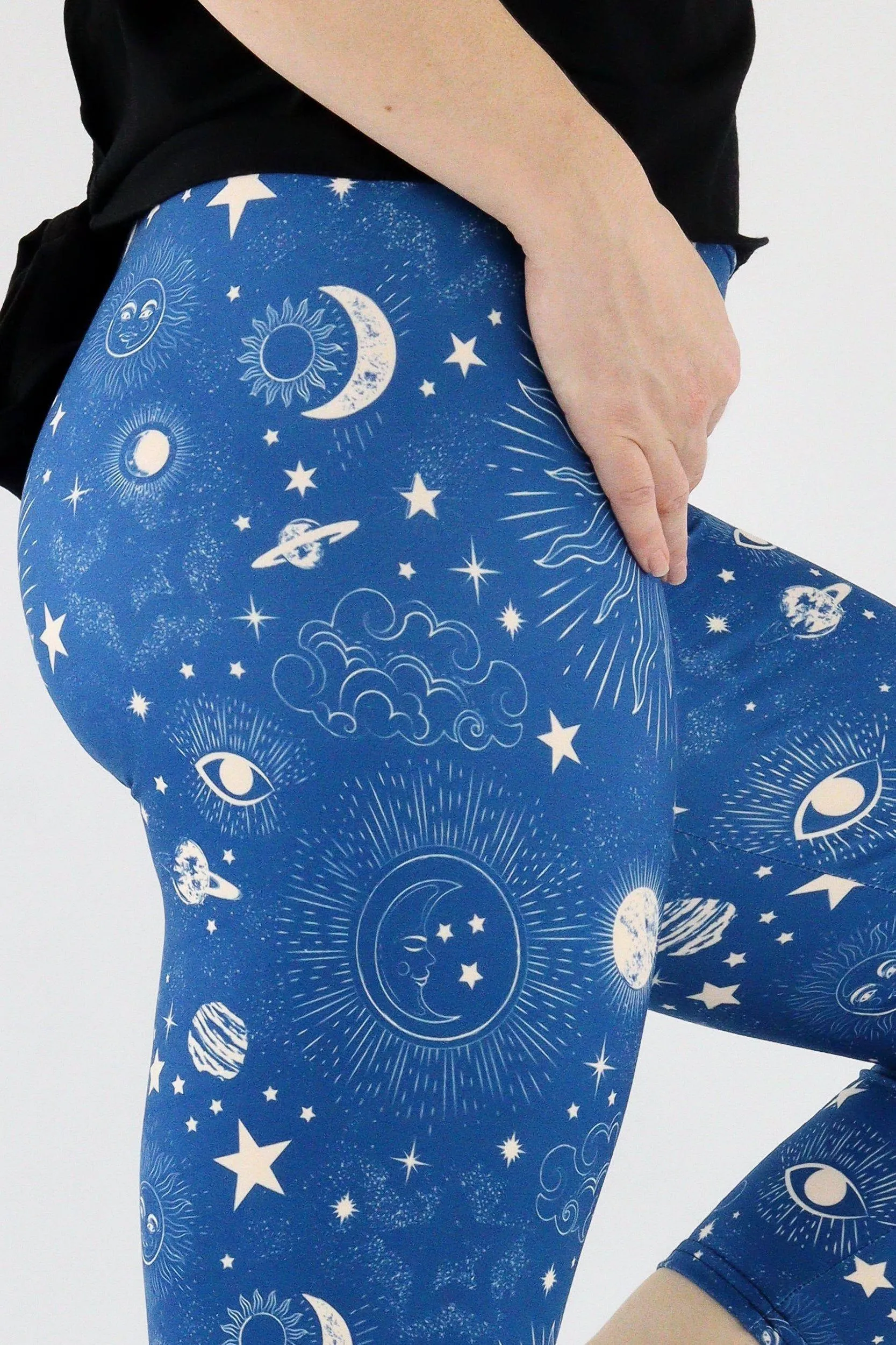 Cosmic Sunshine - Casual - Capri Leggings