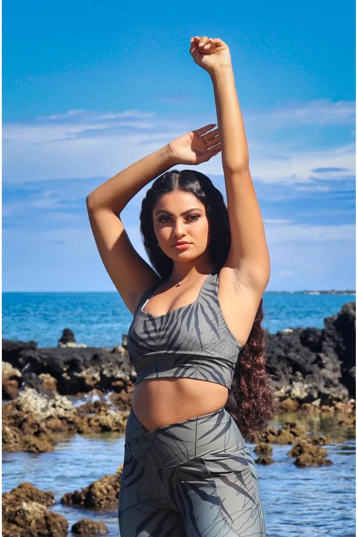 'Ōkupu Longline sports bra