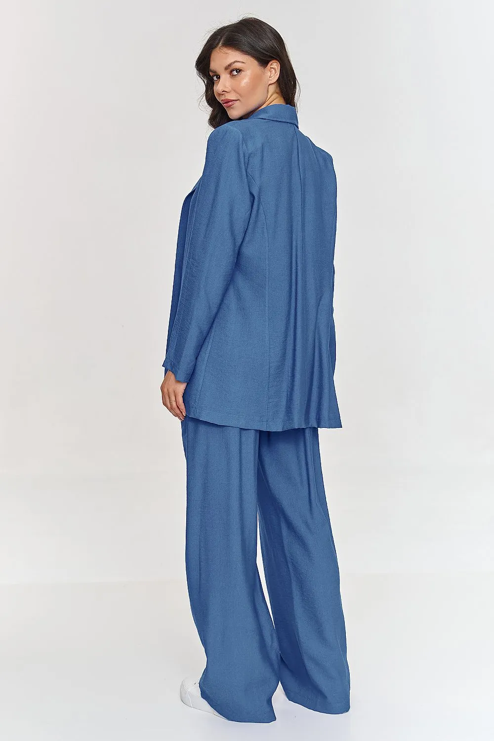 Loose-cut jacketwith wide-legged pants set