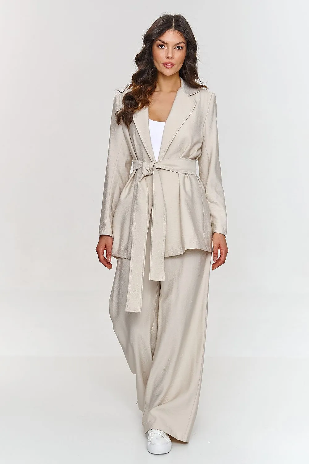 Loose-cut jacketwith wide-legged pants set
