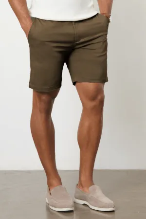 Muscle Fit Chino Shorts in Khaki