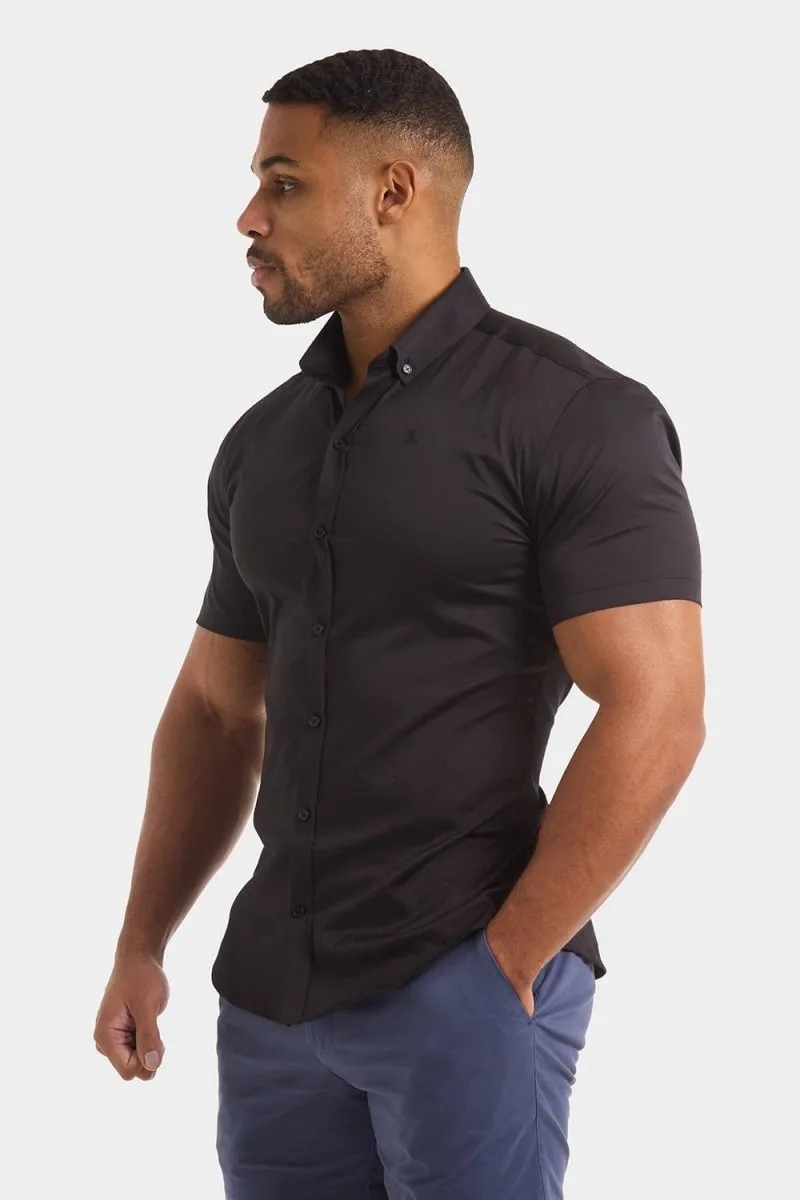 Muscle Fit Short Sleeve Signature Shirt in Black