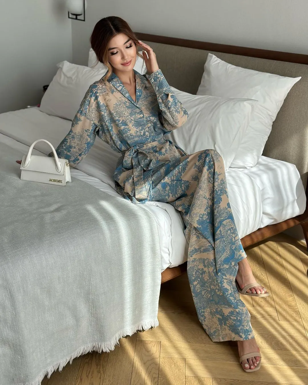 New Fashionable French Print Long Sleeve Tie-Neck Blouse and High-Waisted Wide-Leg Pants Women's Set.C-241018-6