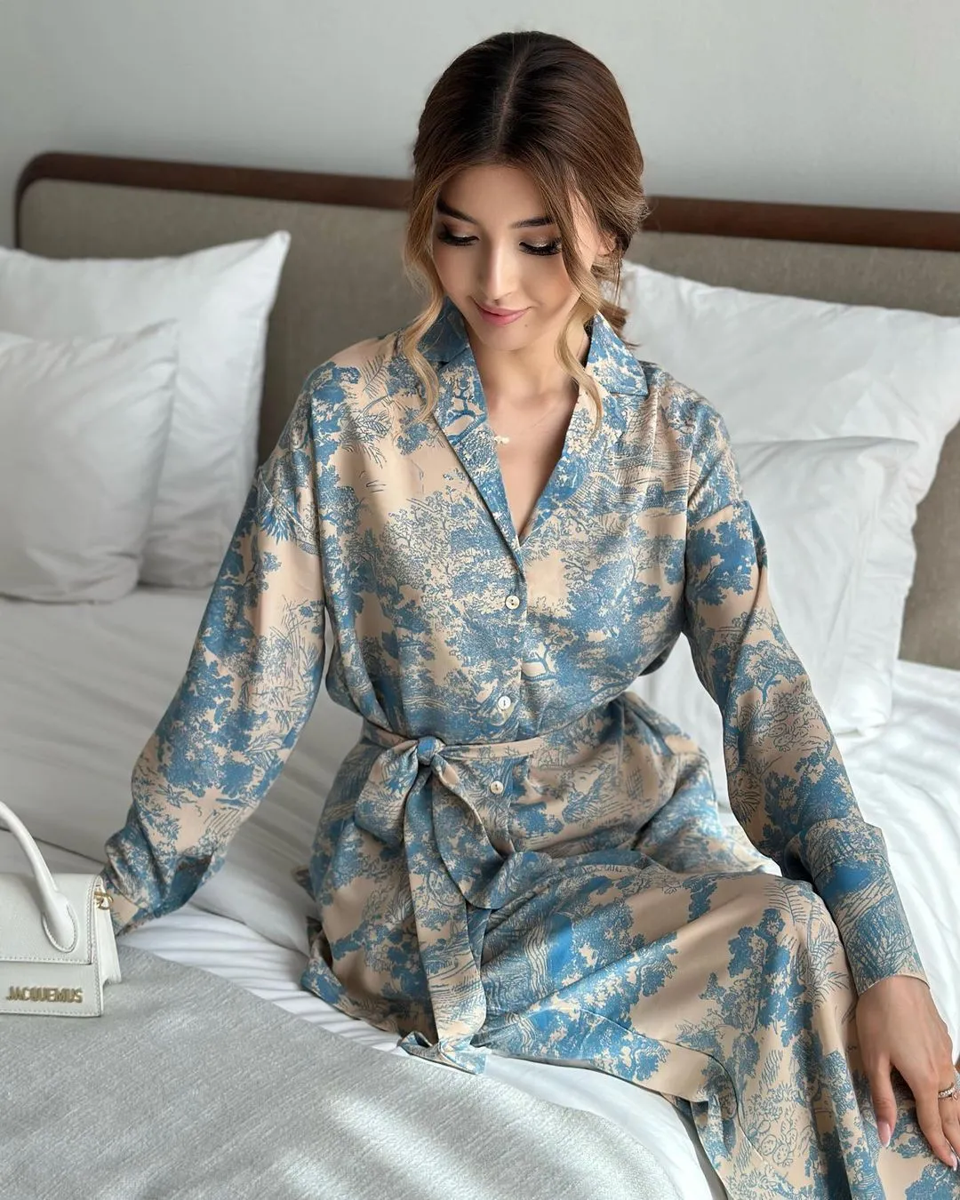 New Fashionable French Print Long Sleeve Tie-Neck Blouse and High-Waisted Wide-Leg Pants Women's Set.C-241018-6