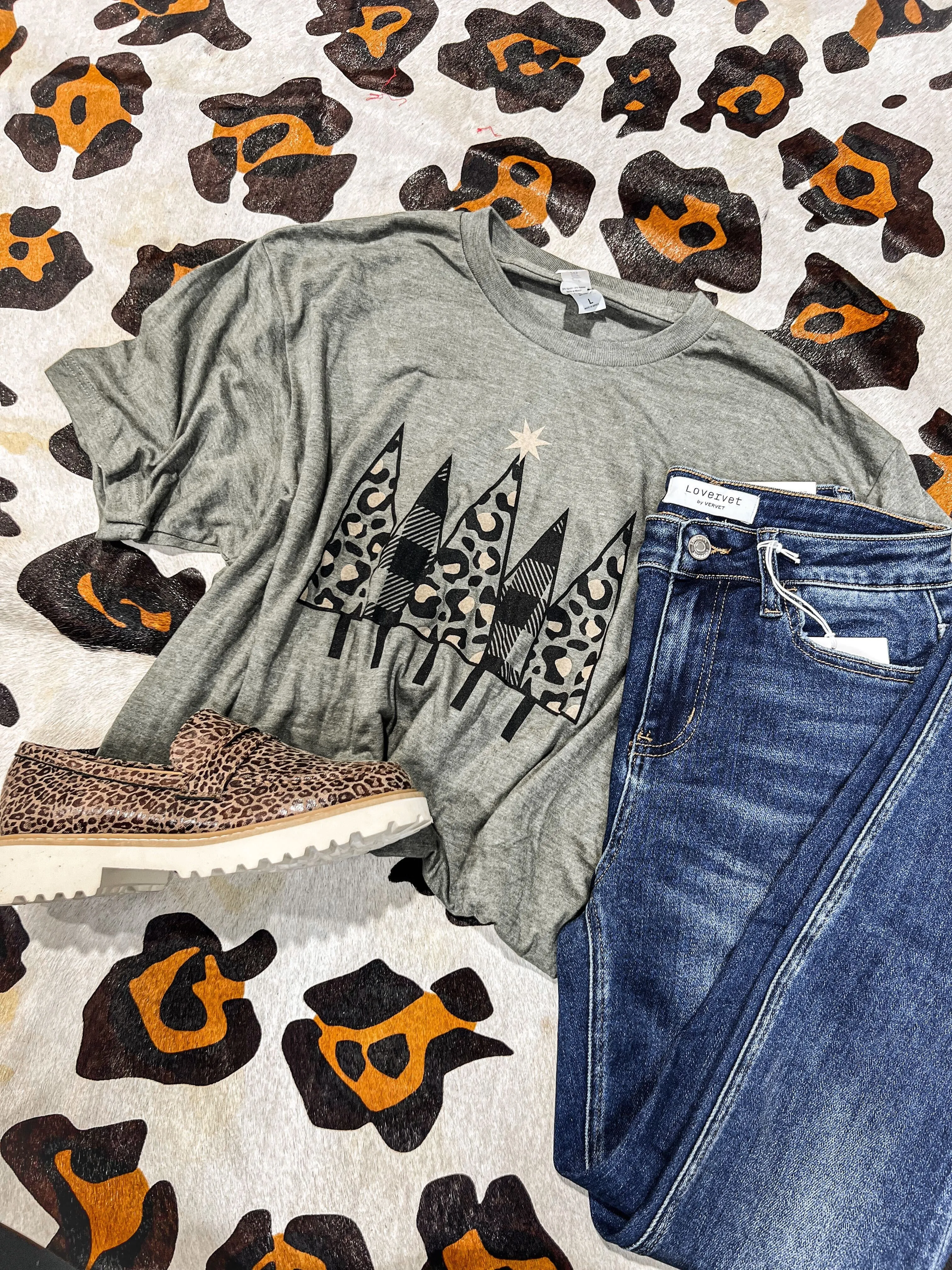 Olive Leo   Plaid Christmas Tree Tee