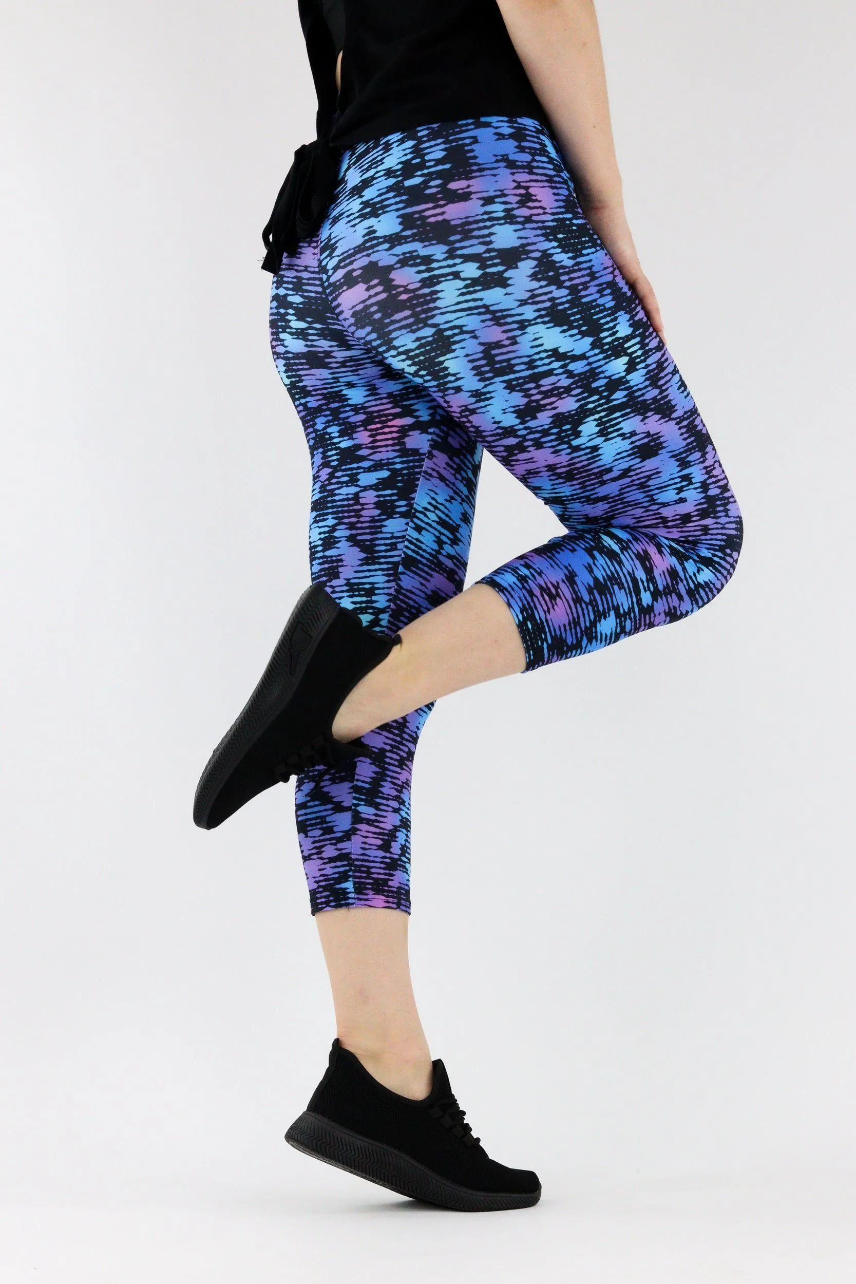 Purple Glitch - Casual - Capri Leggings