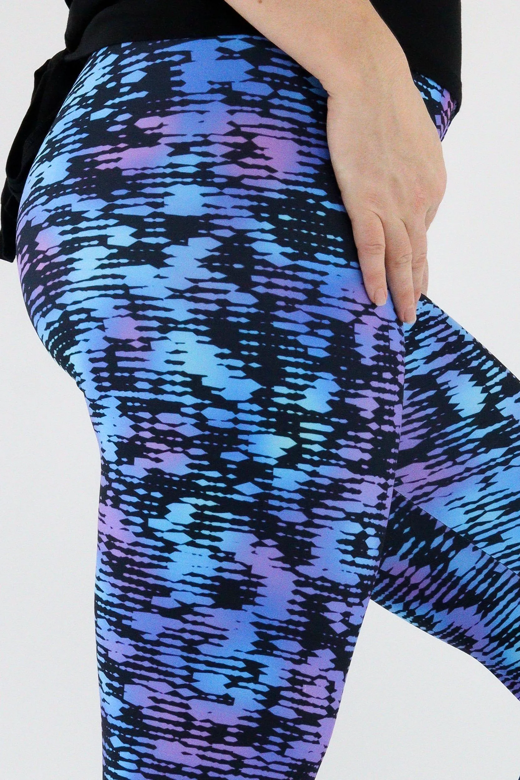 Purple Glitch - Casual - Capri Leggings