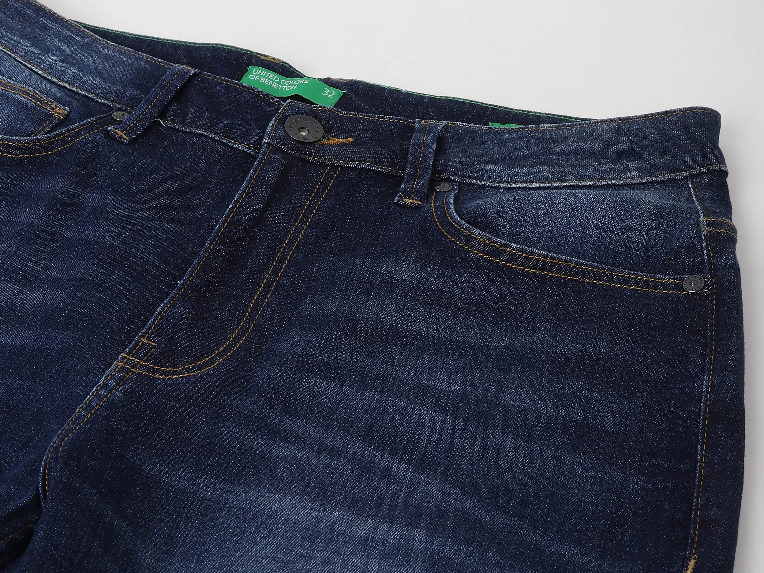 Solid Pattern Carrot Fit Jeans