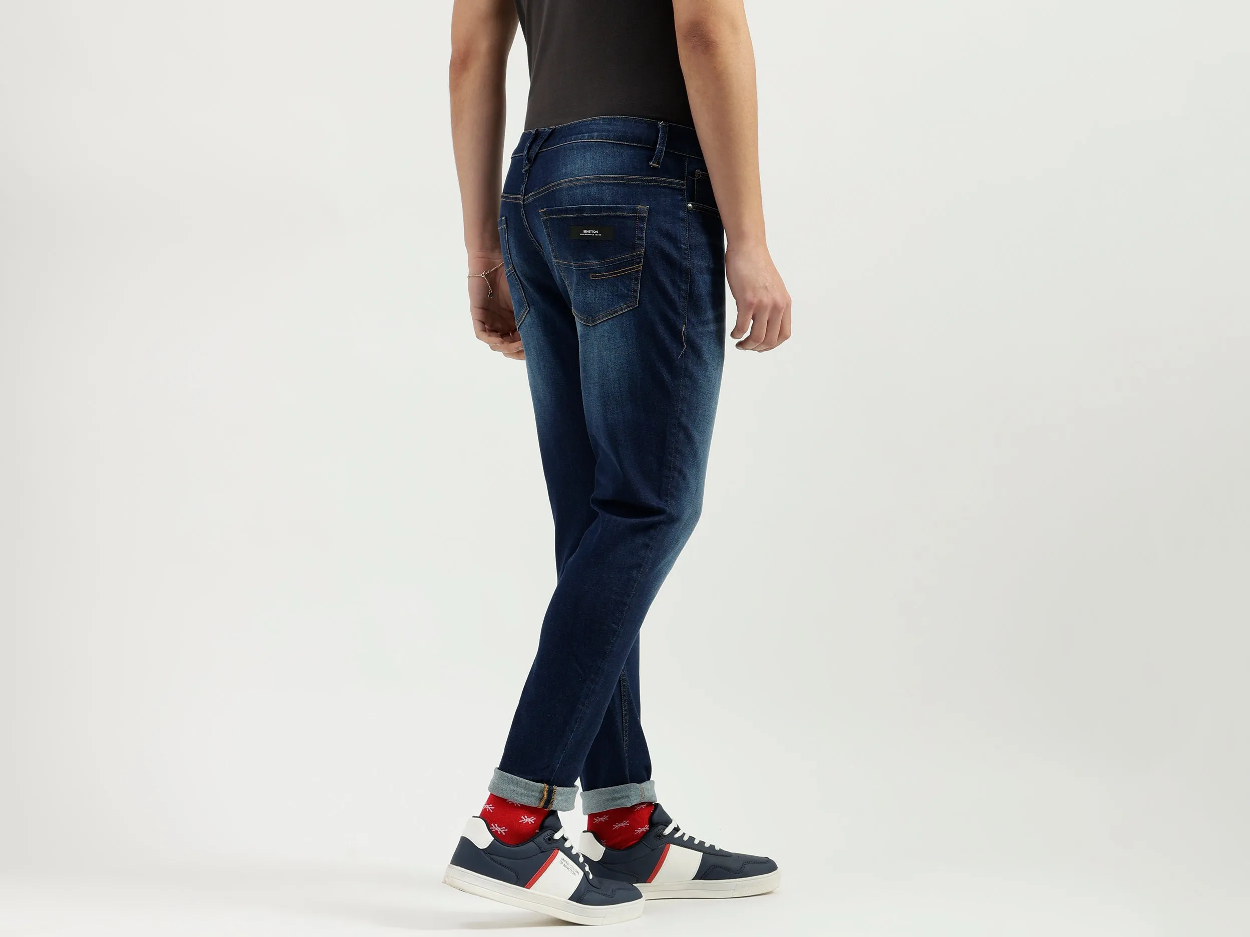 Solid Pattern Carrot Fit Jeans
