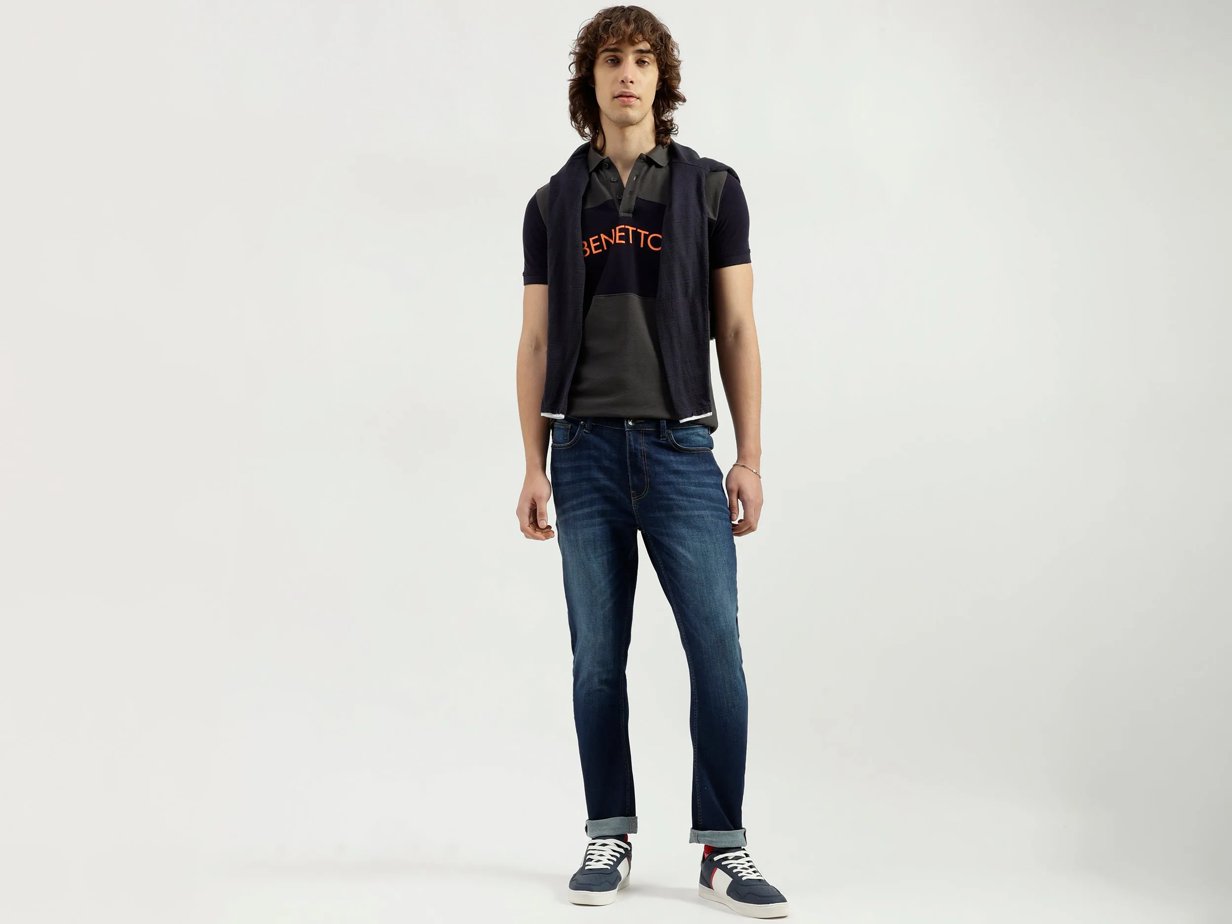 Solid Pattern Carrot Fit Jeans
