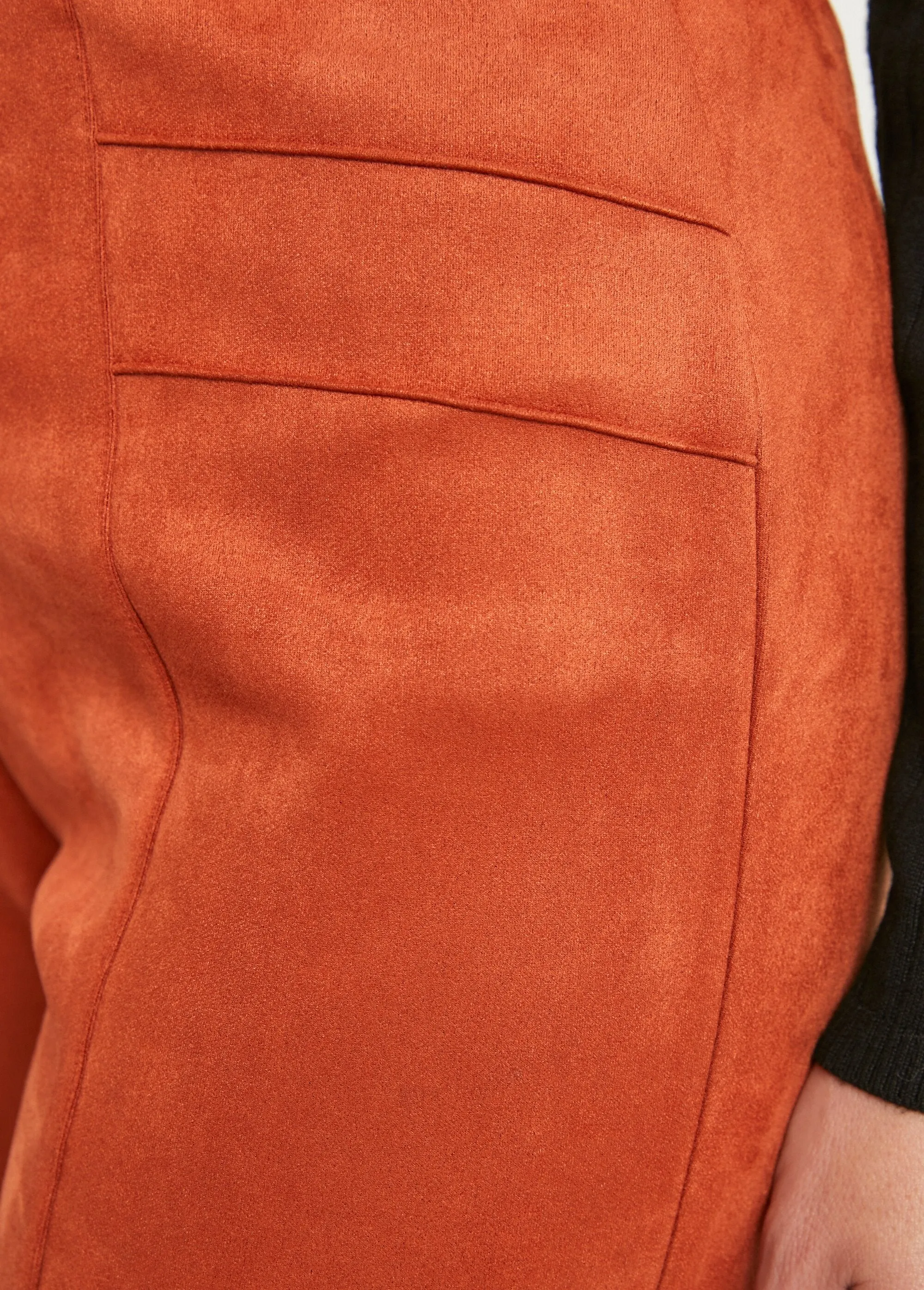 Straight-leg pants with elasticated waistband in suede knit
