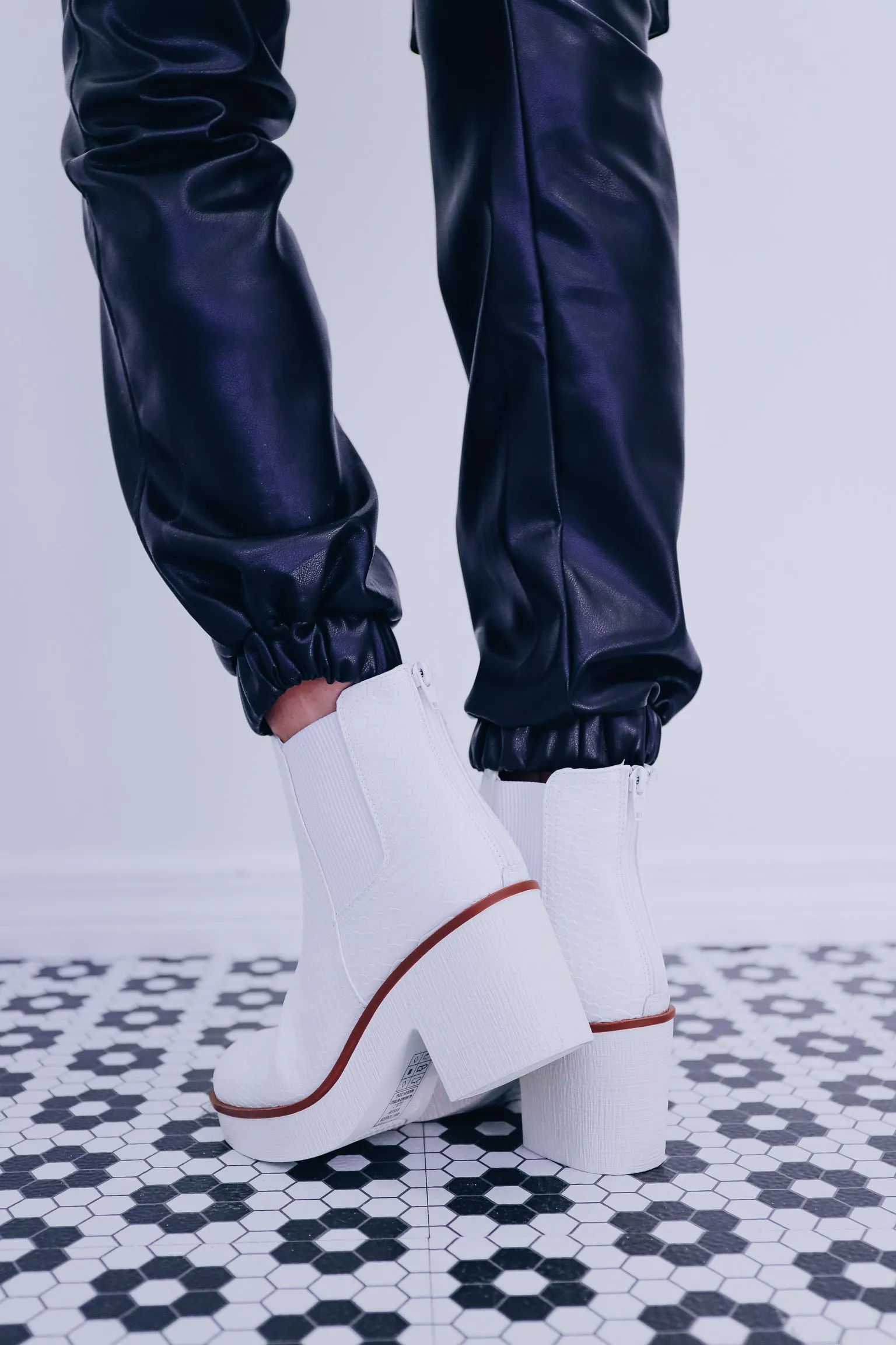 Tahoe Textured Booties - White