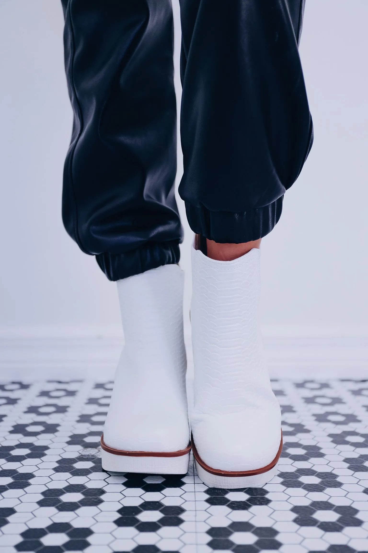 Tahoe Textured Booties - White