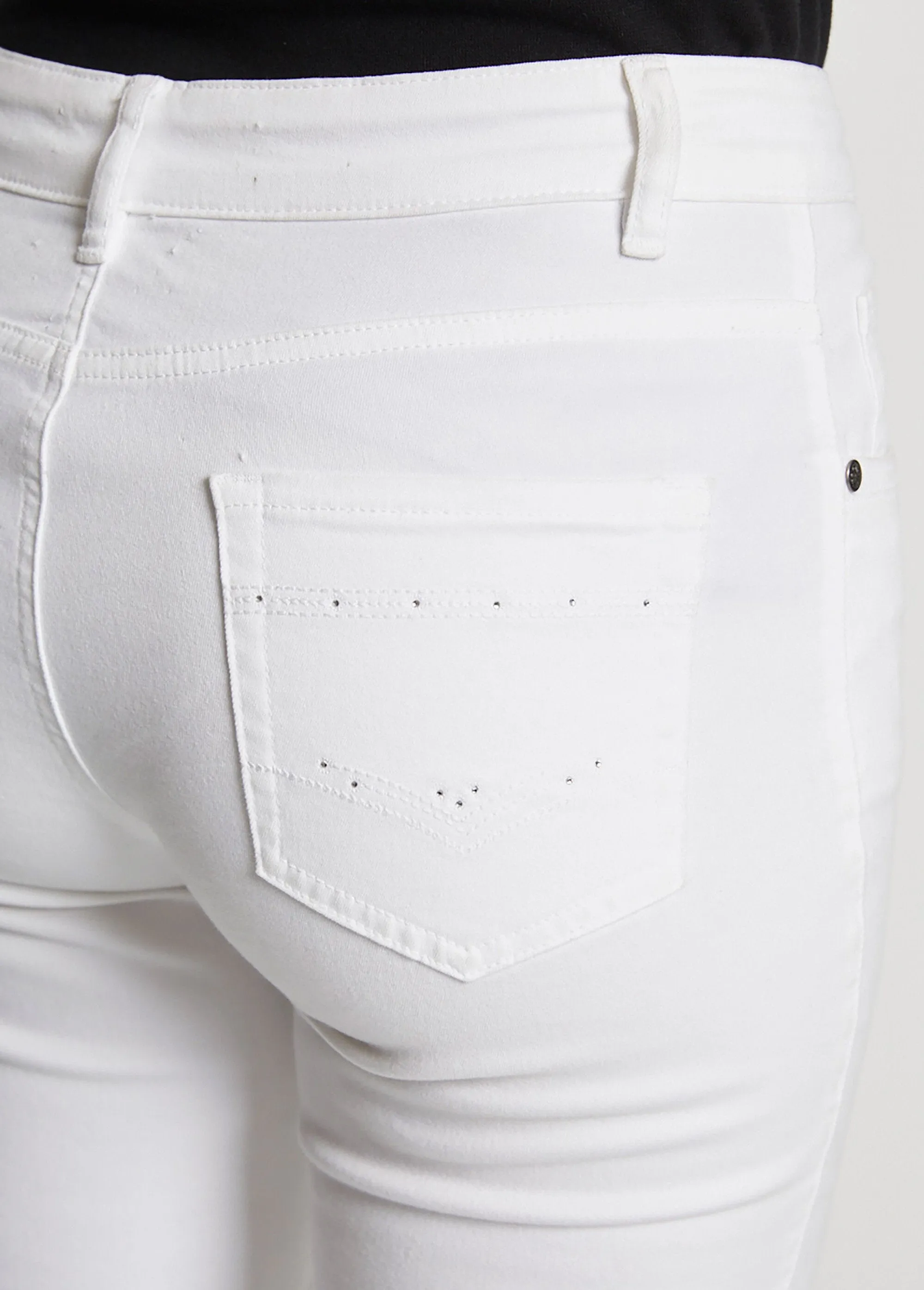 The embroidered 5-pocket pants