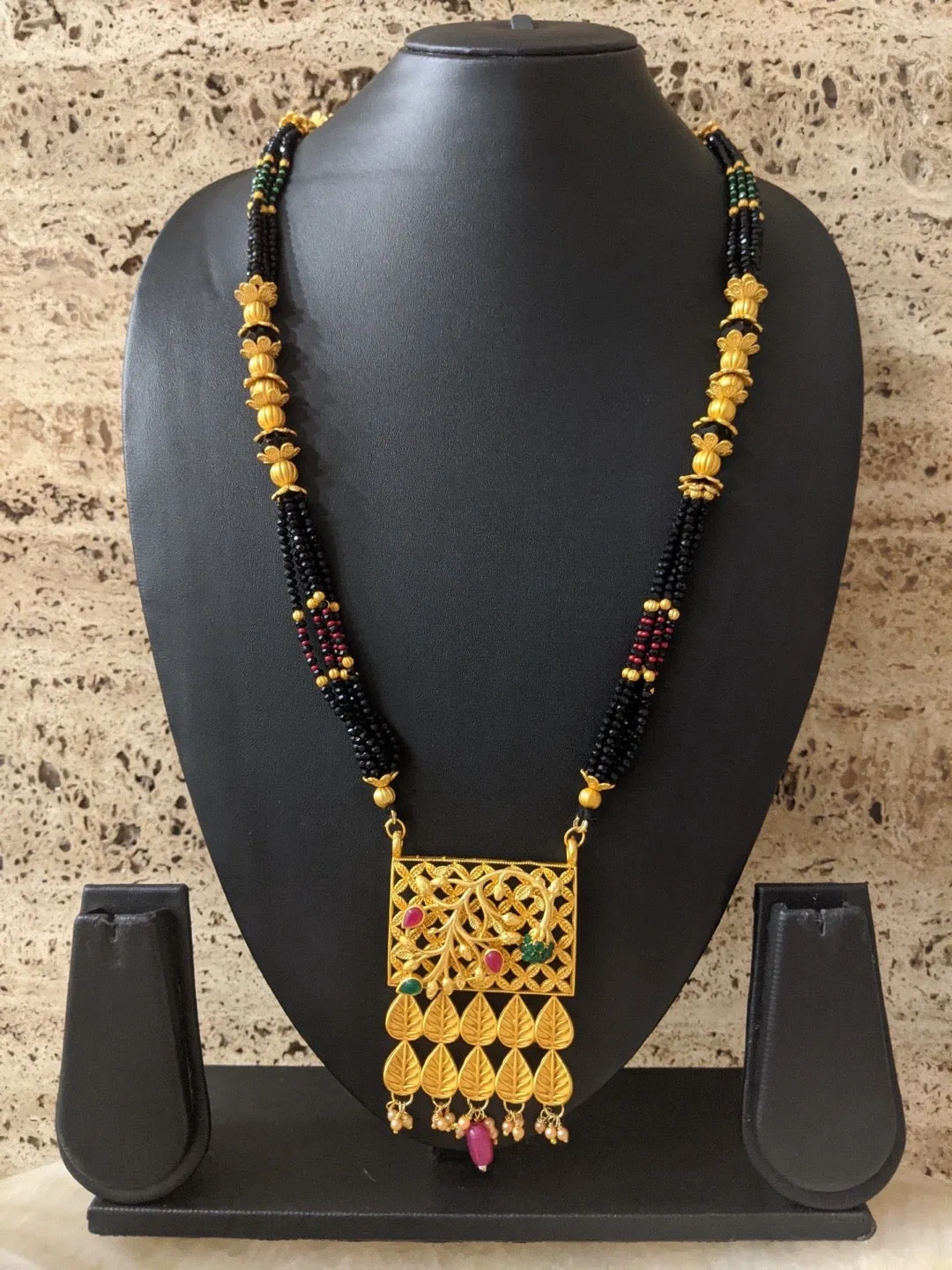 Trendy Long Artificial Mangalsutra Designs Gold Leaf Pendant Crystal Black Beads Chain