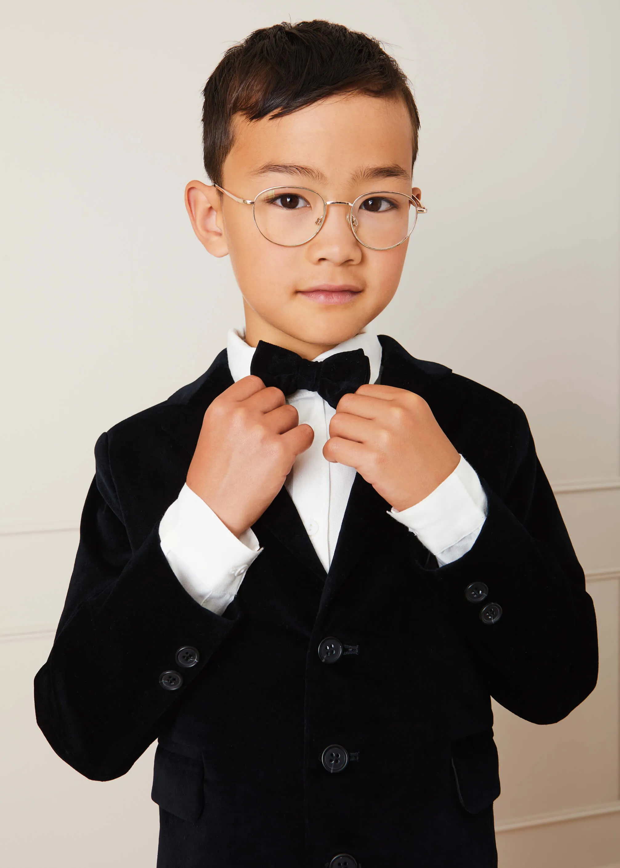 Velvet Bow Tie In Black