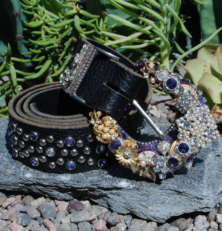 Vintage Royal Buckle & Belt - Medium