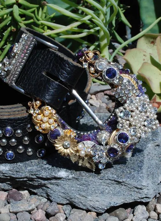 Vintage Royal Buckle & Belt - Medium